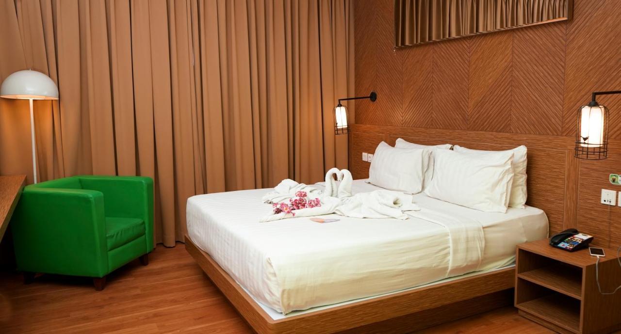 Maxonehotels.Com At Vivo Palembang Exteriör bild