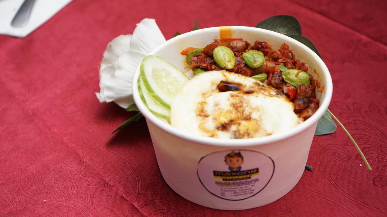 Maxonehotels.Com At Vivo Palembang Exteriör bild